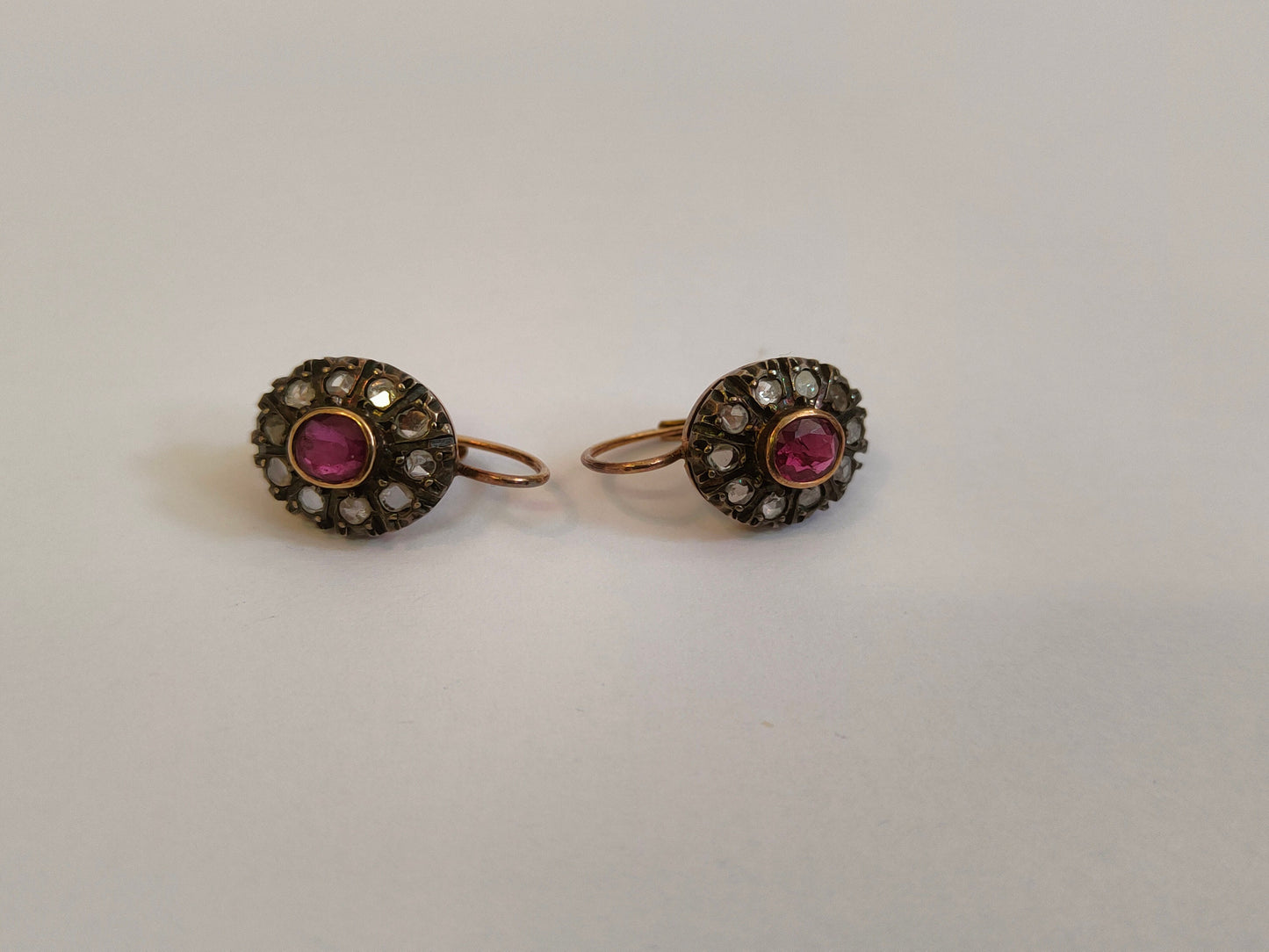 Orecchini Vintage in Oro Anni 80 con Diamanti - Un tocco di eleganza senza tempo