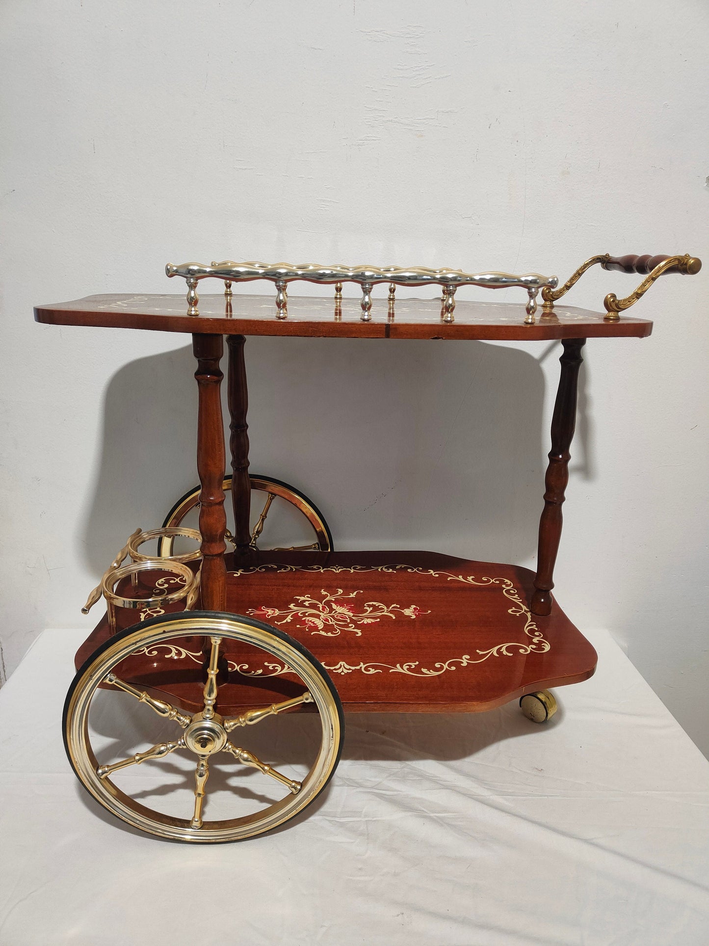 Carrello di lusso Bar Cocktail Tea Trolley Intarsiato Vintage Ottone Hollywood Regency 1950