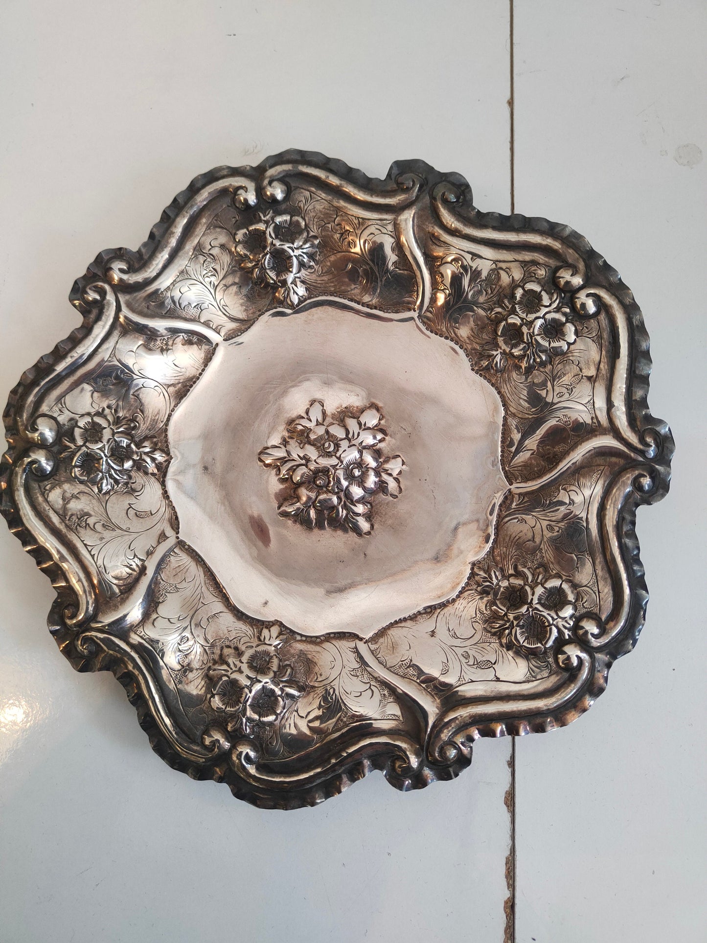 Centro Tavola in Argento Placcato Vintage con Incisioni Floreali