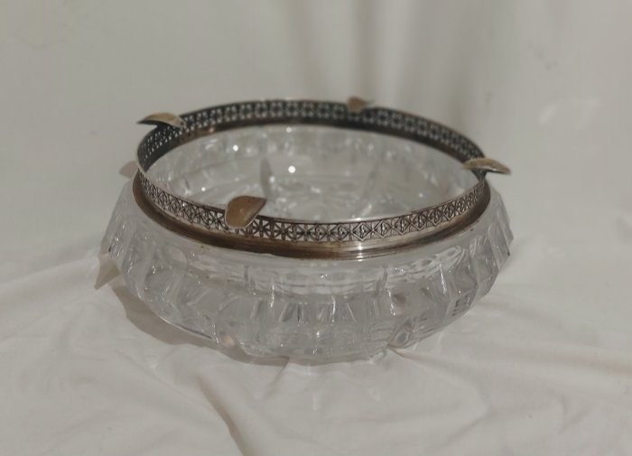 Bellissima Posacenere in Cristallo Art Nouveau Molato Anni 50/60 con Bordo in Argento 800