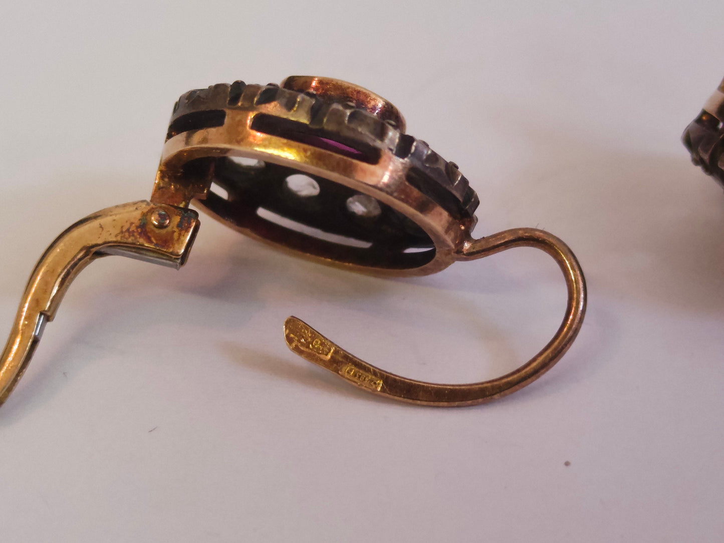 Orecchini Vintage in Oro Anni 80 con Diamanti - Un tocco di eleganza senza tempo