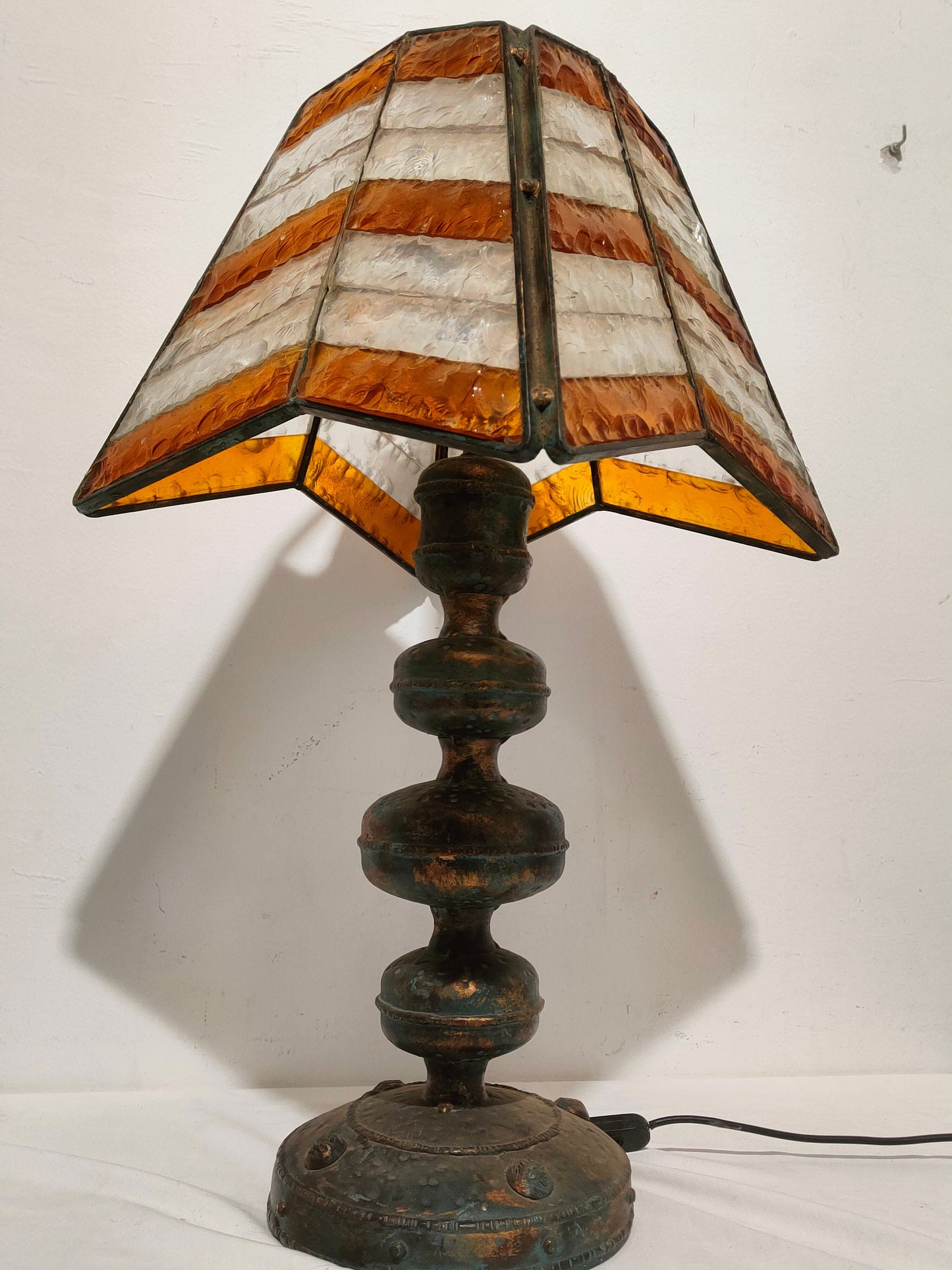 Lampada da Tavolo Brutalista Longobard Anni '70: Un Pezzo Unico per Arredare con Stile
