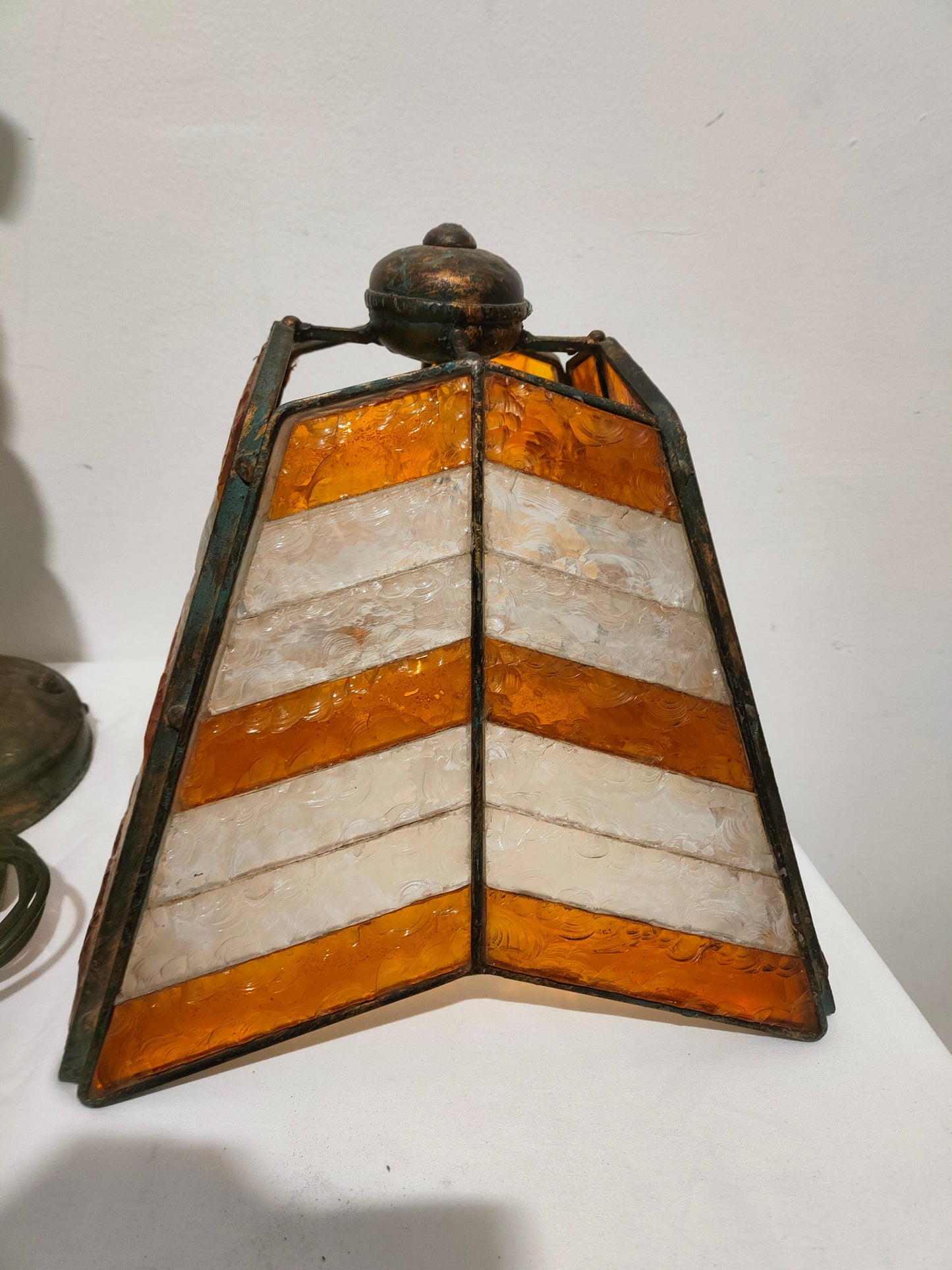 Lampada da Tavolo Brutalista Longobard Anni '70: Un Pezzo Unico per Arredare con Stile