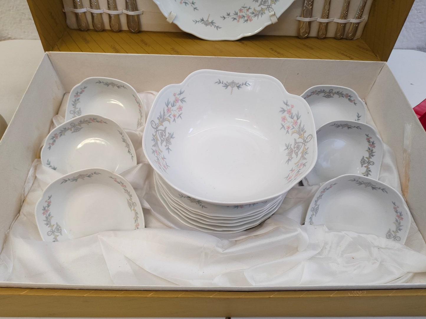 Servizio di piatti Vintage Tirschenreuth Bavaria Completo - Nuovo di Zecca - Regalo di Nozze