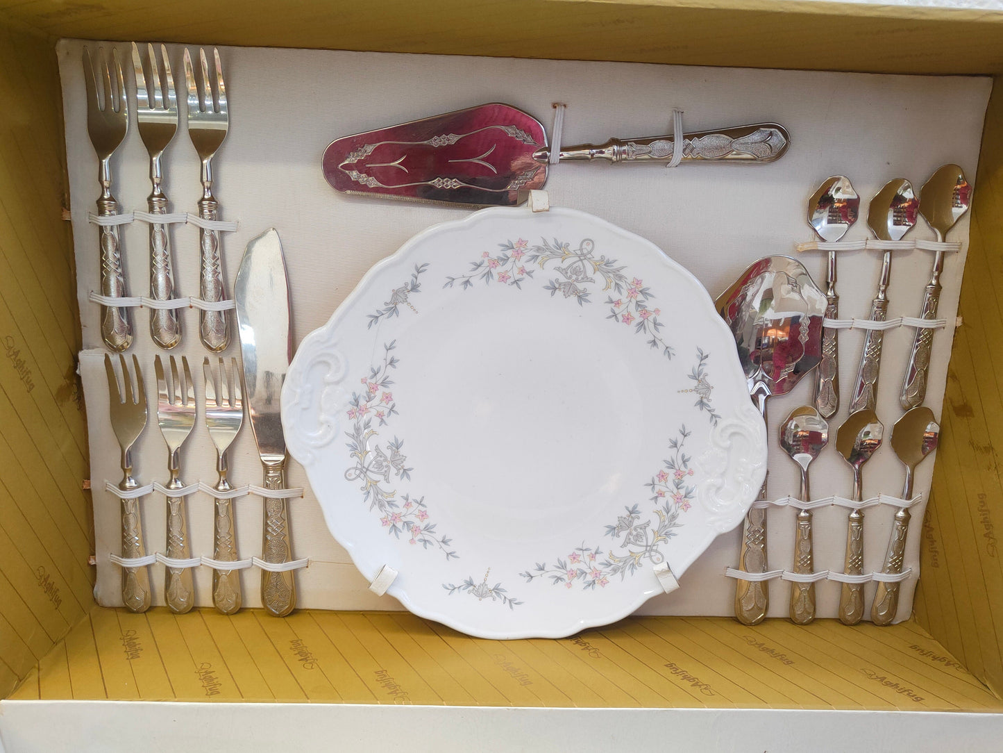 Servizio di piatti Vintage Tirschenreuth Bavaria Completo - Nuovo di Zecca - Regalo di Nozze
