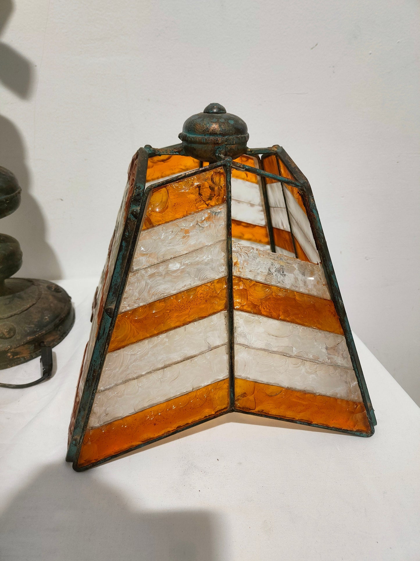 Lampada da Tavolo Brutalista Longobard Anni '70: Un Pezzo Unico per Arredare con Stile