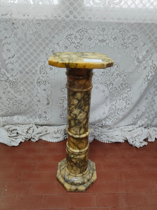 Colonna in Marmo Italiano Alta 75 cm: Eleganza e Design per Interni ed Esterni