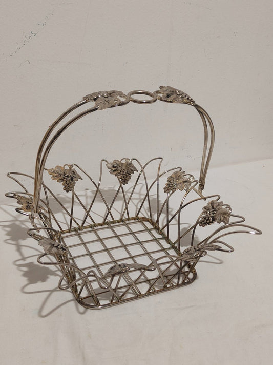 Cesto portafrutta/centrotavola in argento placcato con decoro grappoli d'uva e foglie - Vintage made in Italy