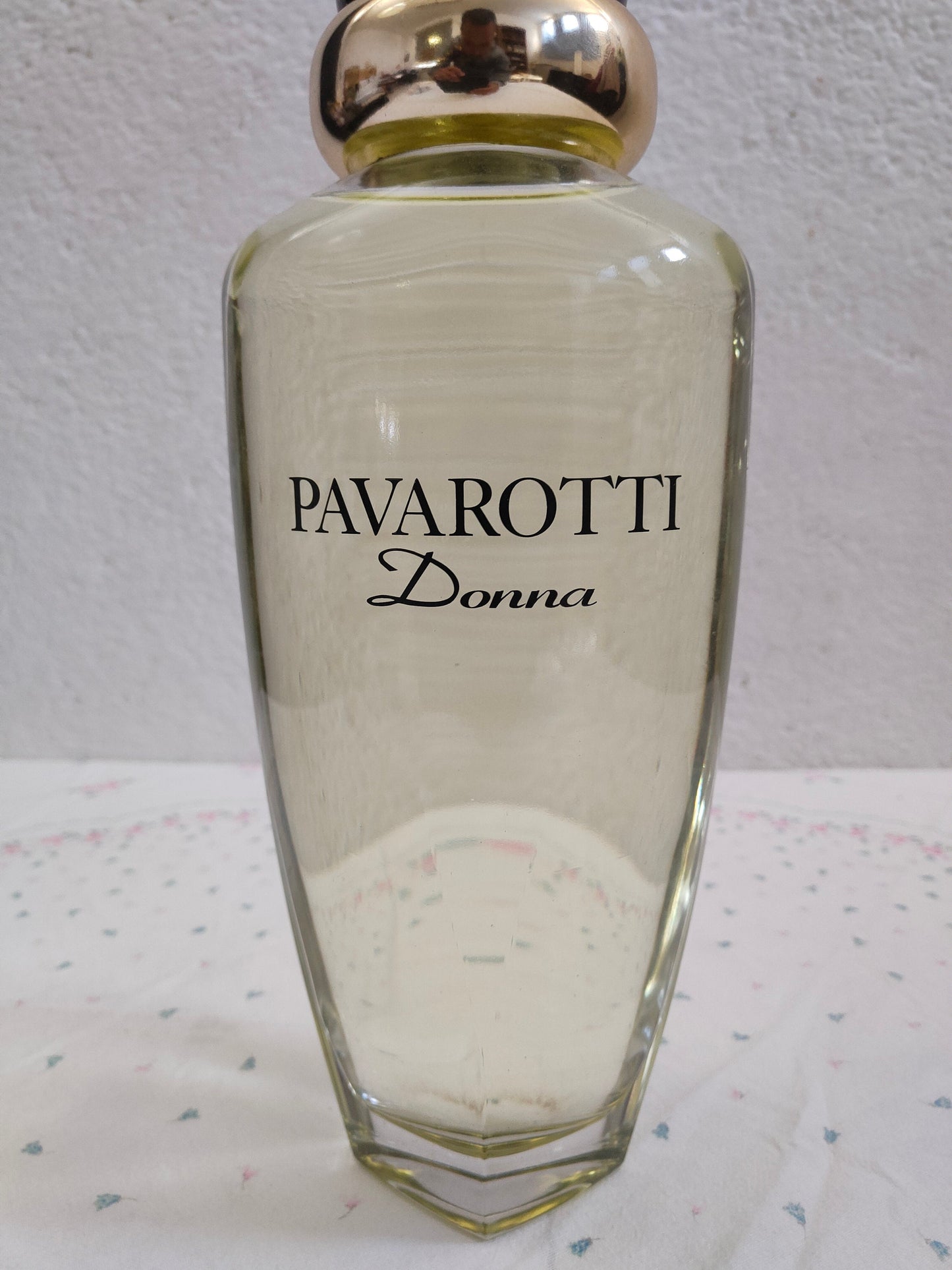 Profumo vintage Pavarotti da donna - Un'essenza senza tempo per donne eleganti