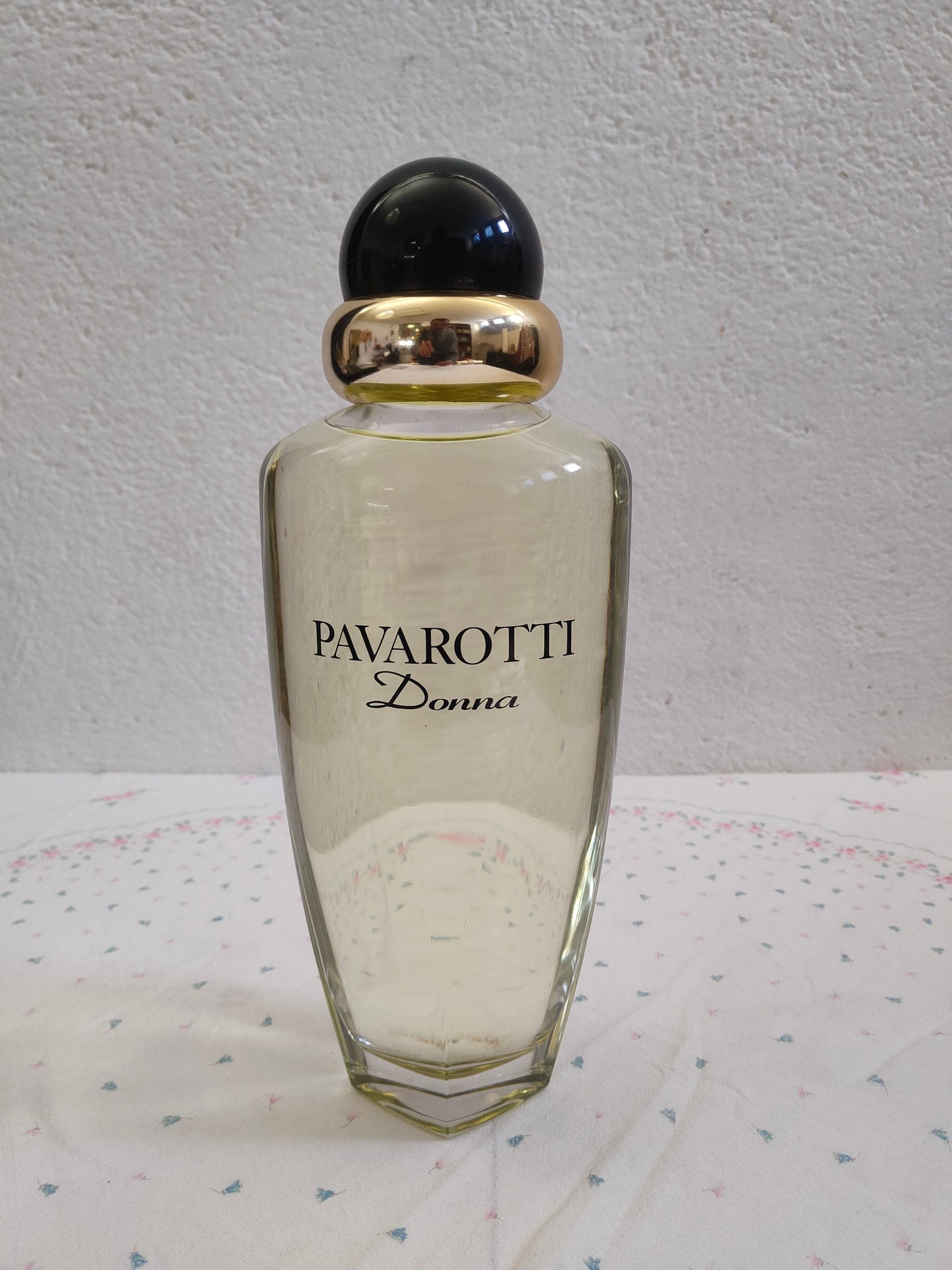 Profumo vintage Pavarotti da donna - Un'essenza senza tempo per donne eleganti