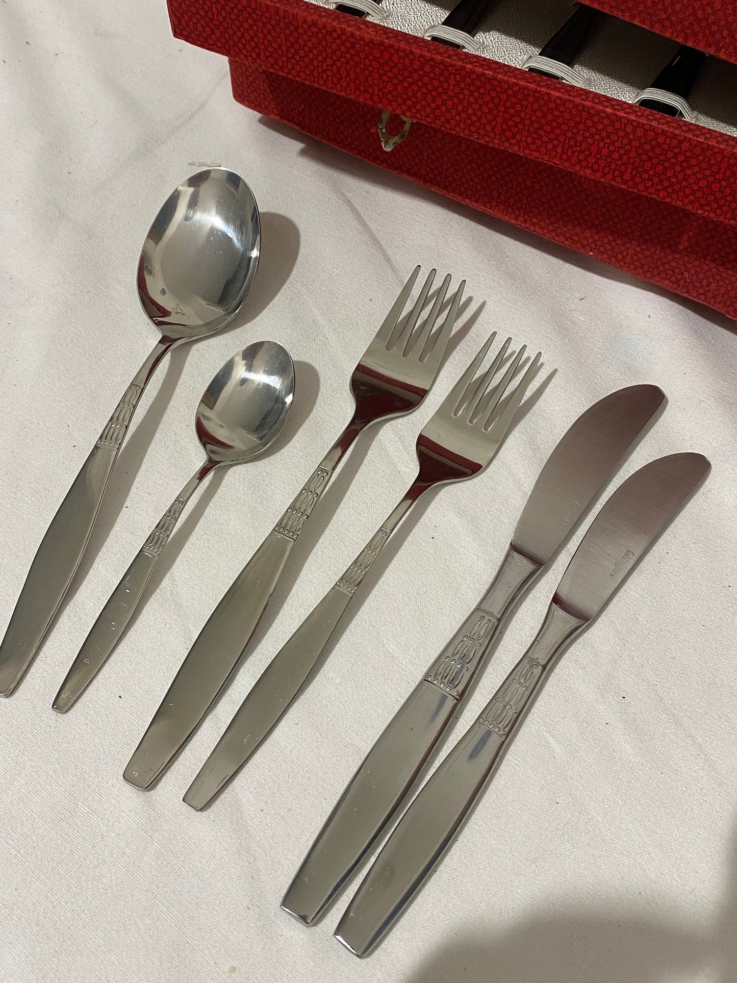 Servizio Posate da 24 Persone - Elegante Regalo di Nozze in Scatola a Due Piani