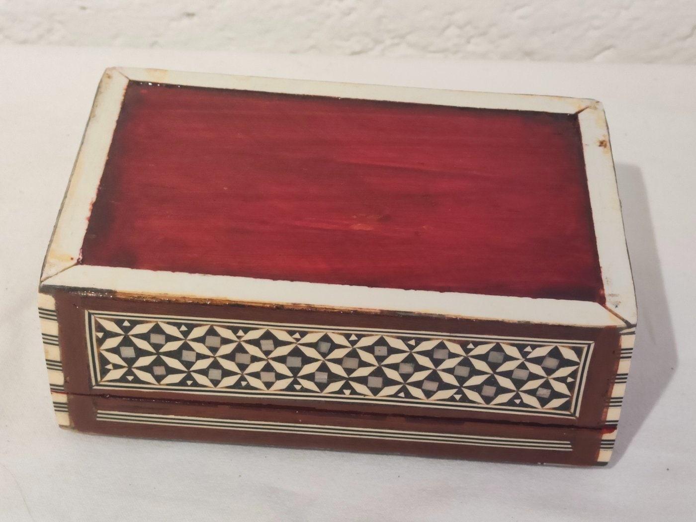 Scatola portagioie vintage in legno khatam anni '70 - Intarsi geometrici madreperla (16x10x5cm)