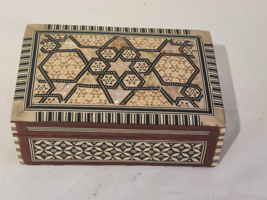 Scatola portagioie vintage in legno khatam anni '70 - Intarsi geometrici madreperla (16x10x5cm)
