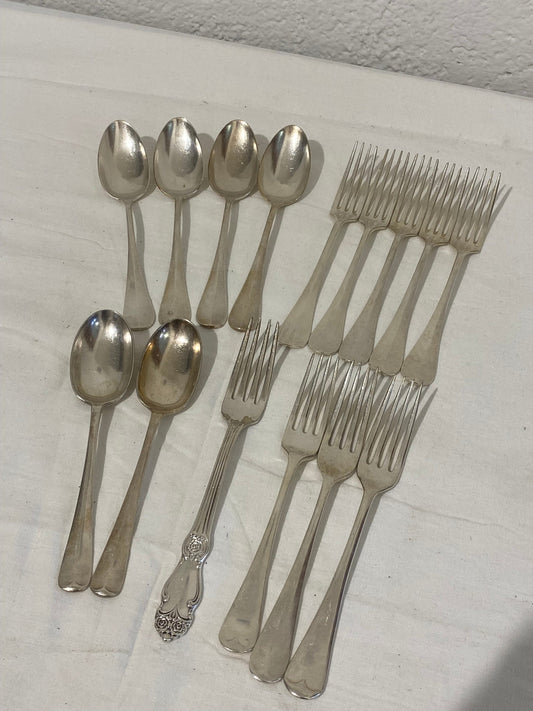Posate Vintage Sfuse in Argento Placcato: Un Tocco di Eleganza per la Tua Tavola
