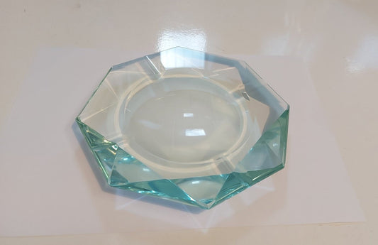 Posacenere in Vetro Verde Chiaro - Eleganza e Stile in un Design Ottagonale