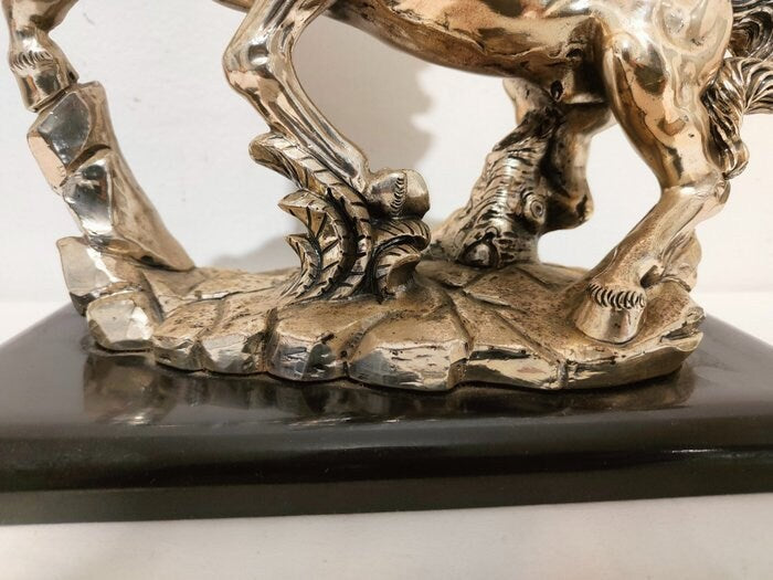 Statua Cavallo Rampante in Argento Laminato - Eleganza senza tempo