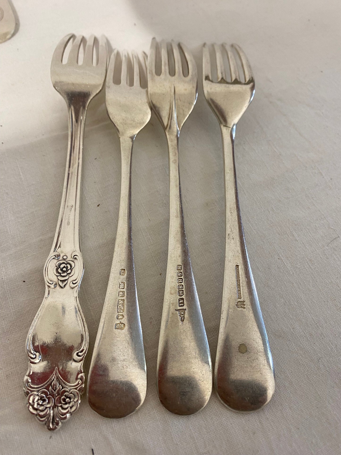 Posate Vintage Sfuse in Argento Placcato: Un Tocco di Eleganza per la Tua Tavola