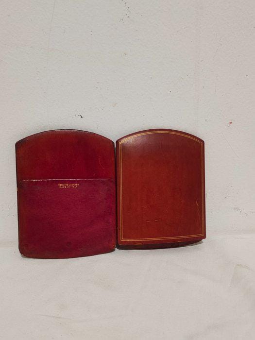 Coppia di fermalibri in legno e pelle made in Italy: un tocco di eleganza e raffinatezza per la tua libreria