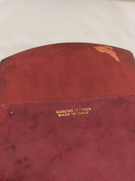 Coppia di fermalibri in legno e pelle made in Italy: un tocco di eleganza e raffinatezza per la tua libreria