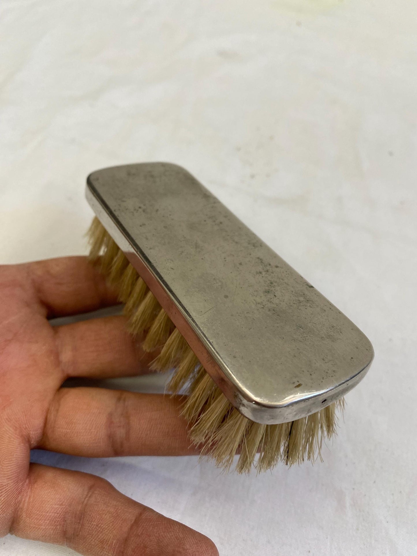 Elegante Spazzola Vintage con Manico in Argento Placcato - Un Tocco di Raffinatezza per la Tua Toilette