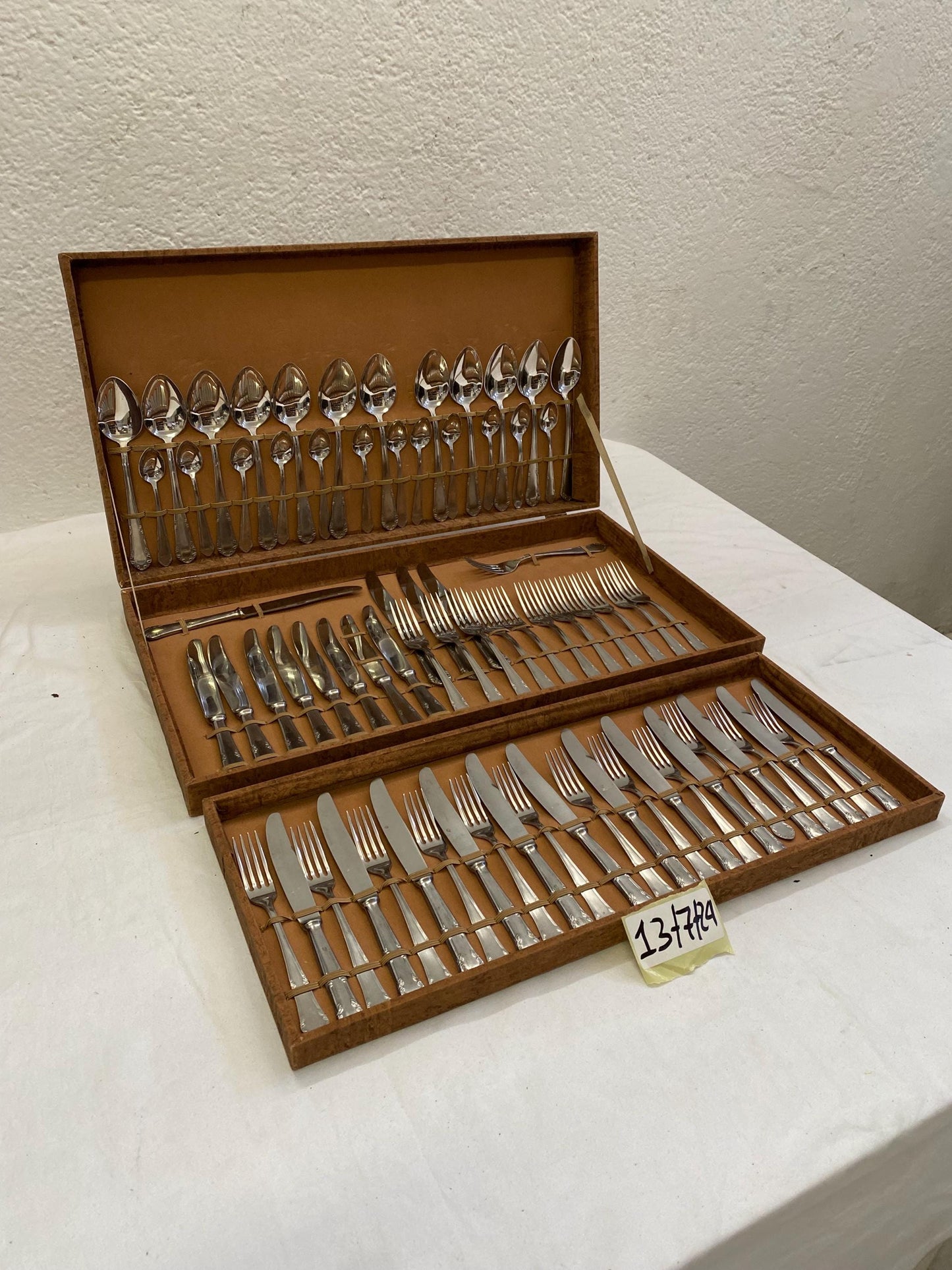 servizio di posate un regalo di Nozze Perfetto: Elegante Scatola Posate Vintage in Acciaio Argentato
