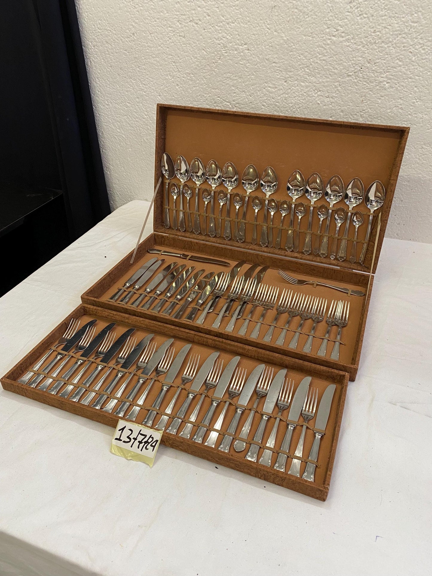 servizio di posate un regalo di Nozze Perfetto: Elegante Scatola Posate Vintage in Acciaio Argentato