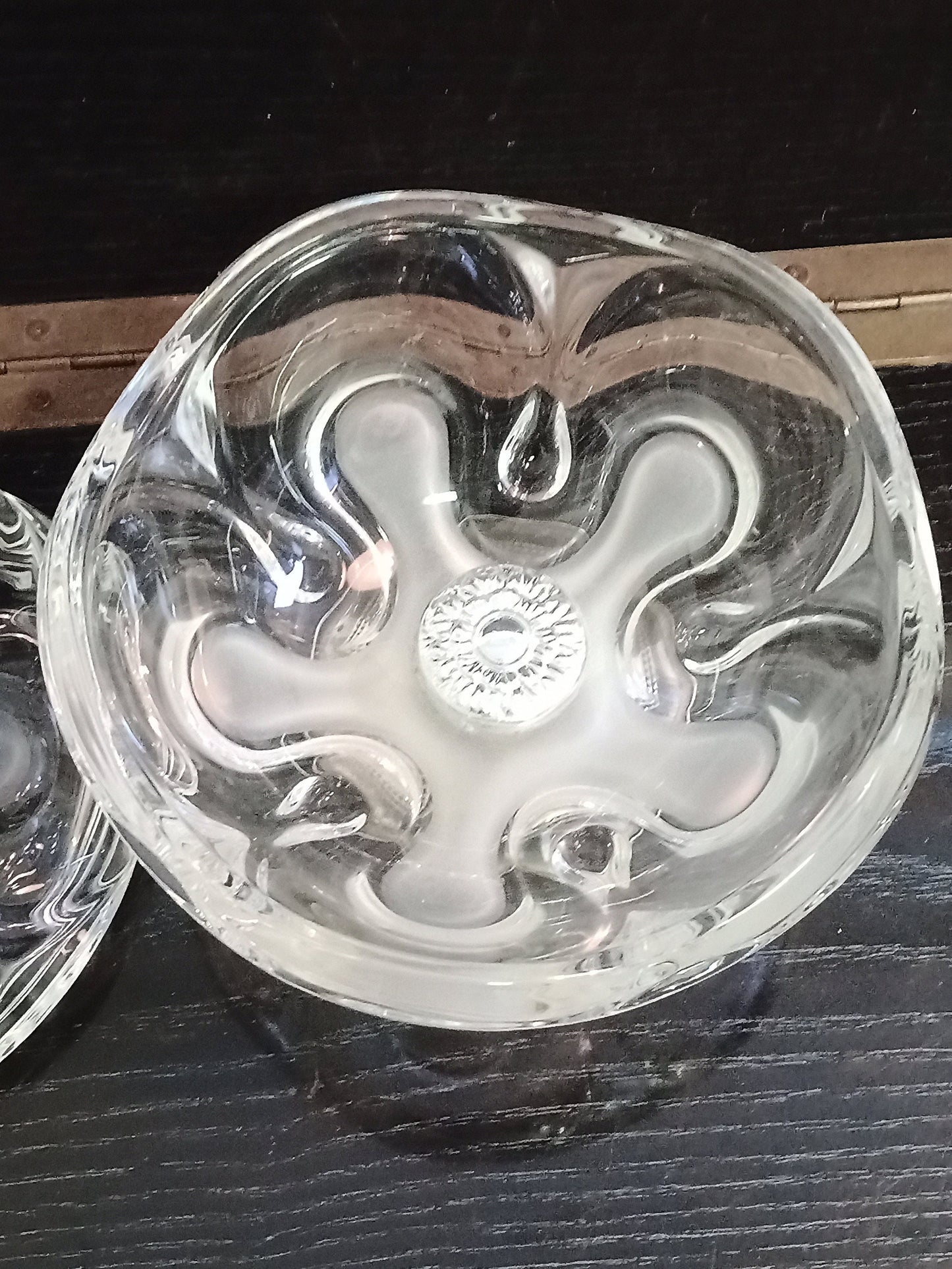 Porta bonbon in cristallo con base in Argento 800: un tocco di eleganza per la tua tavola