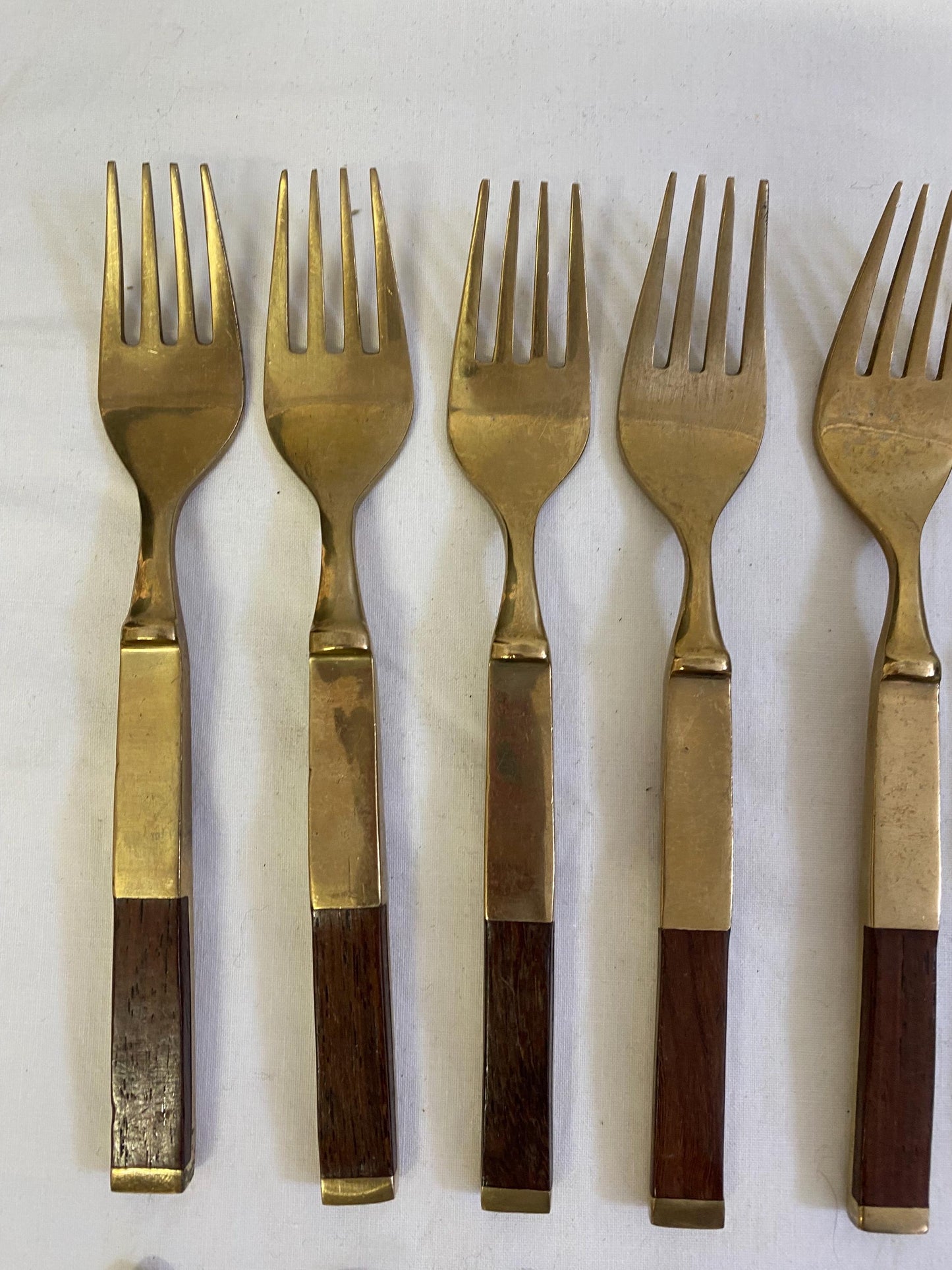 Servizio di Posate Vintage in Ottone con Manici in Legno di Teak - 10 Forchette e 10 Coltelli