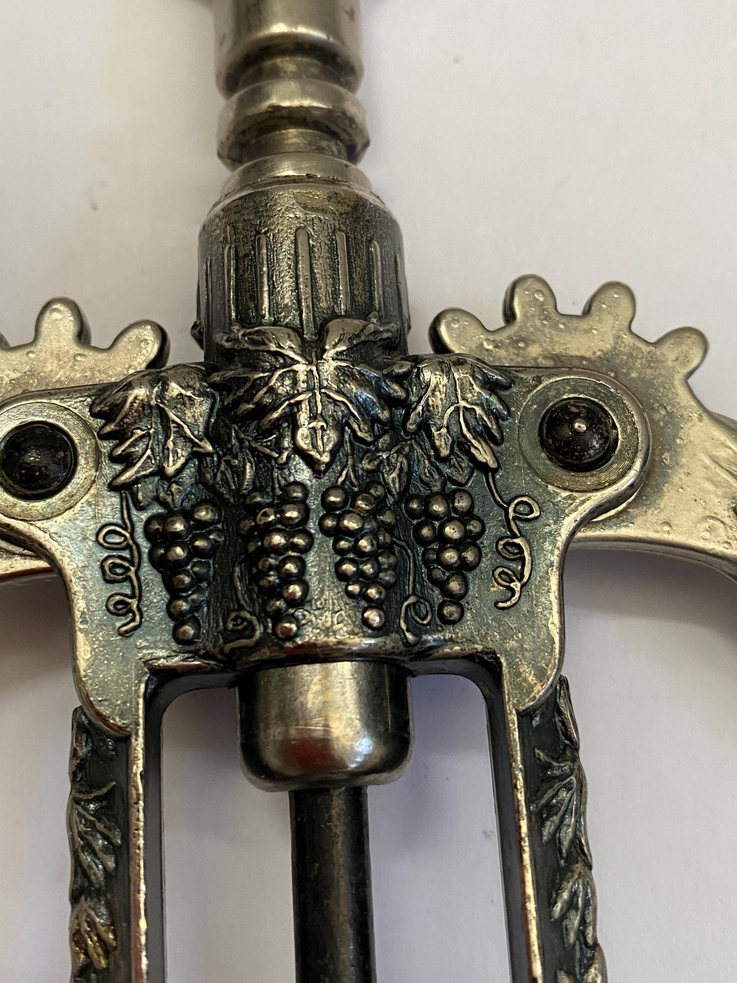 Apri bottiglia Cavatappi per Barman Vintage Placcato Argento Antico - Un Pezzo Unico per la Tua Collezione