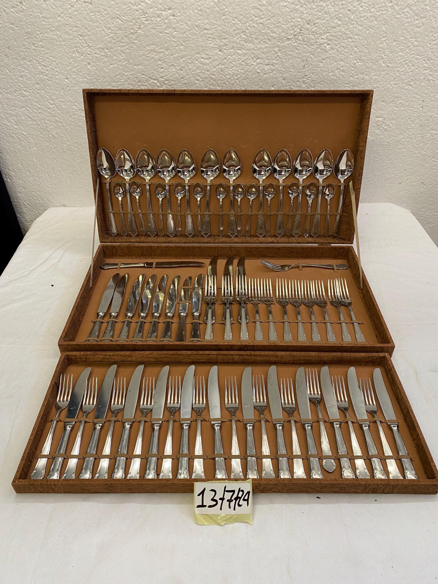 servizio di posate un regalo di Nozze Perfetto: Elegante Scatola Posate Vintage in Acciaio Argentato