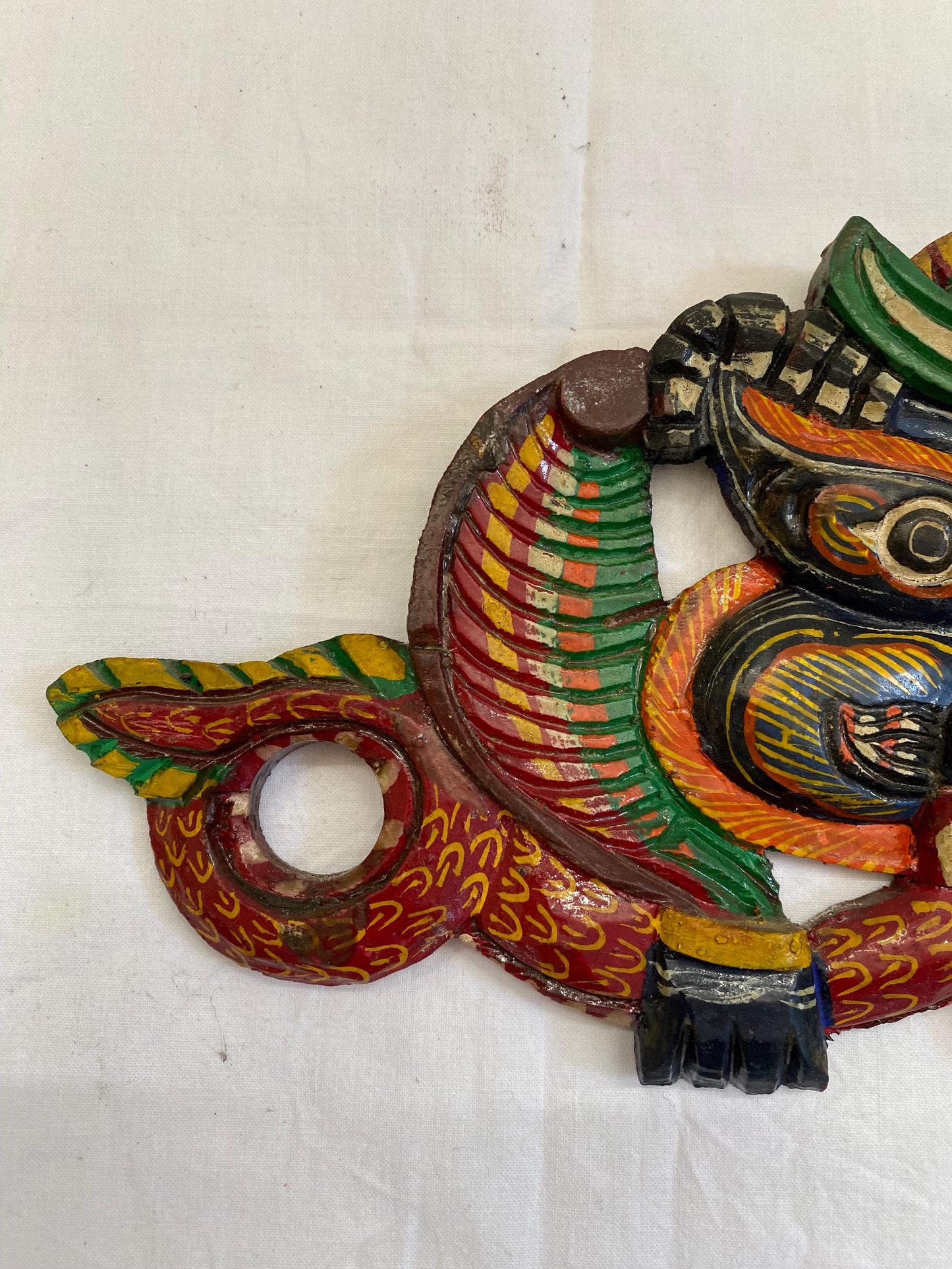 Maschera Tribale Tradizionale in Legno - Maschera del Diavolo dello Sri Lanka per Appendere a Parete - Colori Giallo e Rosso
