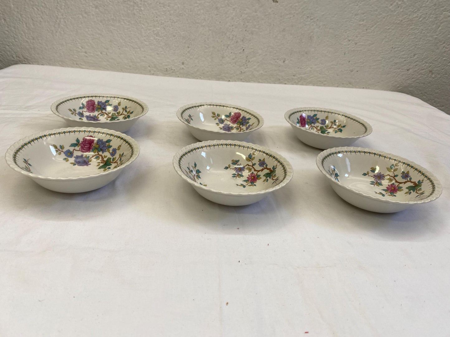 Set di 6 Ciotole Floreali Vintage Alfares de Ponte Sampaio - Pontesa Ceramica Bianca con Fiori Viola e Fuxia