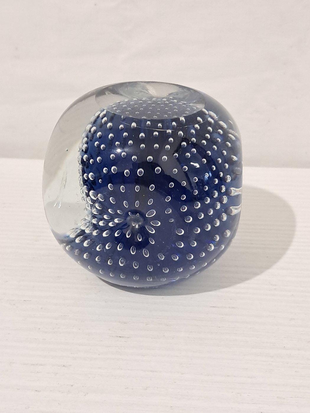 Fermacarta Vintage in Vetro Blu con Bolle Trasparenti  Realizzato a Mano, 6x6x7 cm (2,4"x2,4"x2,8")
