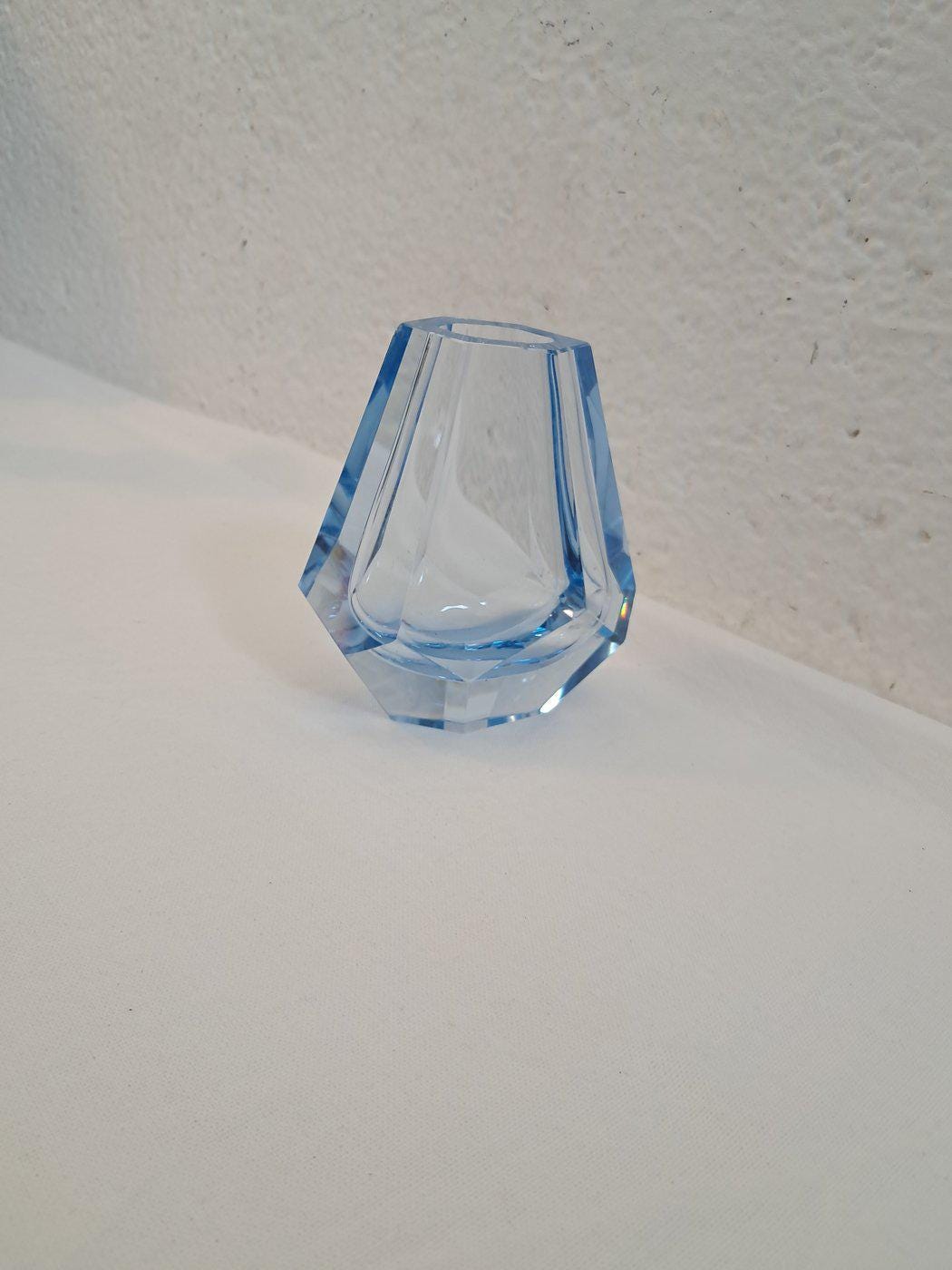 Vaso Art Deco Anni '30 in Cristallo Celeste  10x8,5x5 cm (4"x3,3"x2")  Vintage raro da collezione