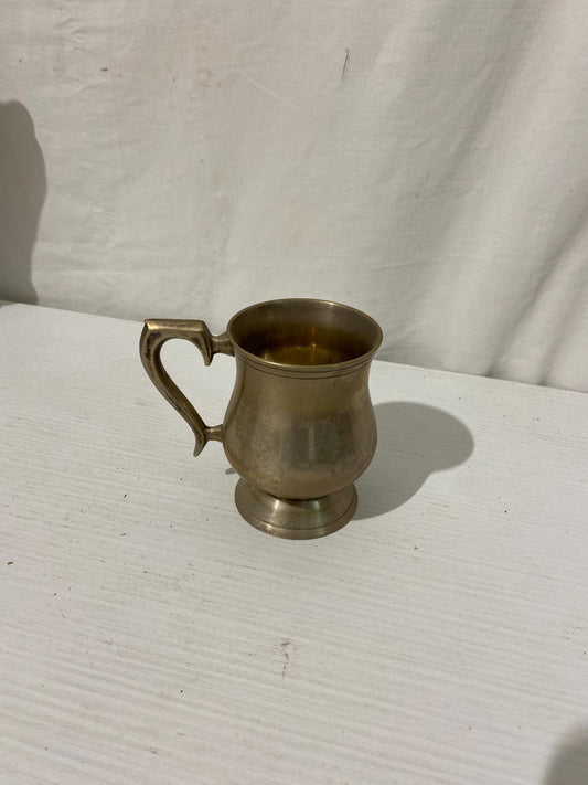 Tazza Vintage Placcata Argento - Design Elegante, 9,5h x 10 x 8 cm (3,7 x 3,9 x 3,1 pollici) - Fascino Antico