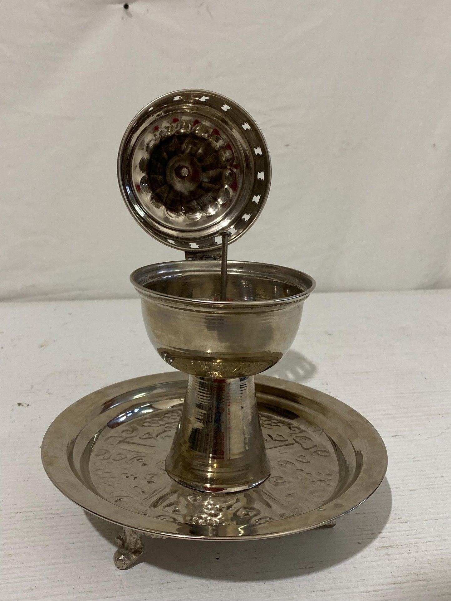 Bruciatore di Incenso in Metallo Argentato con Coperchio Apribile - Origini Marocco, 20x17 cm