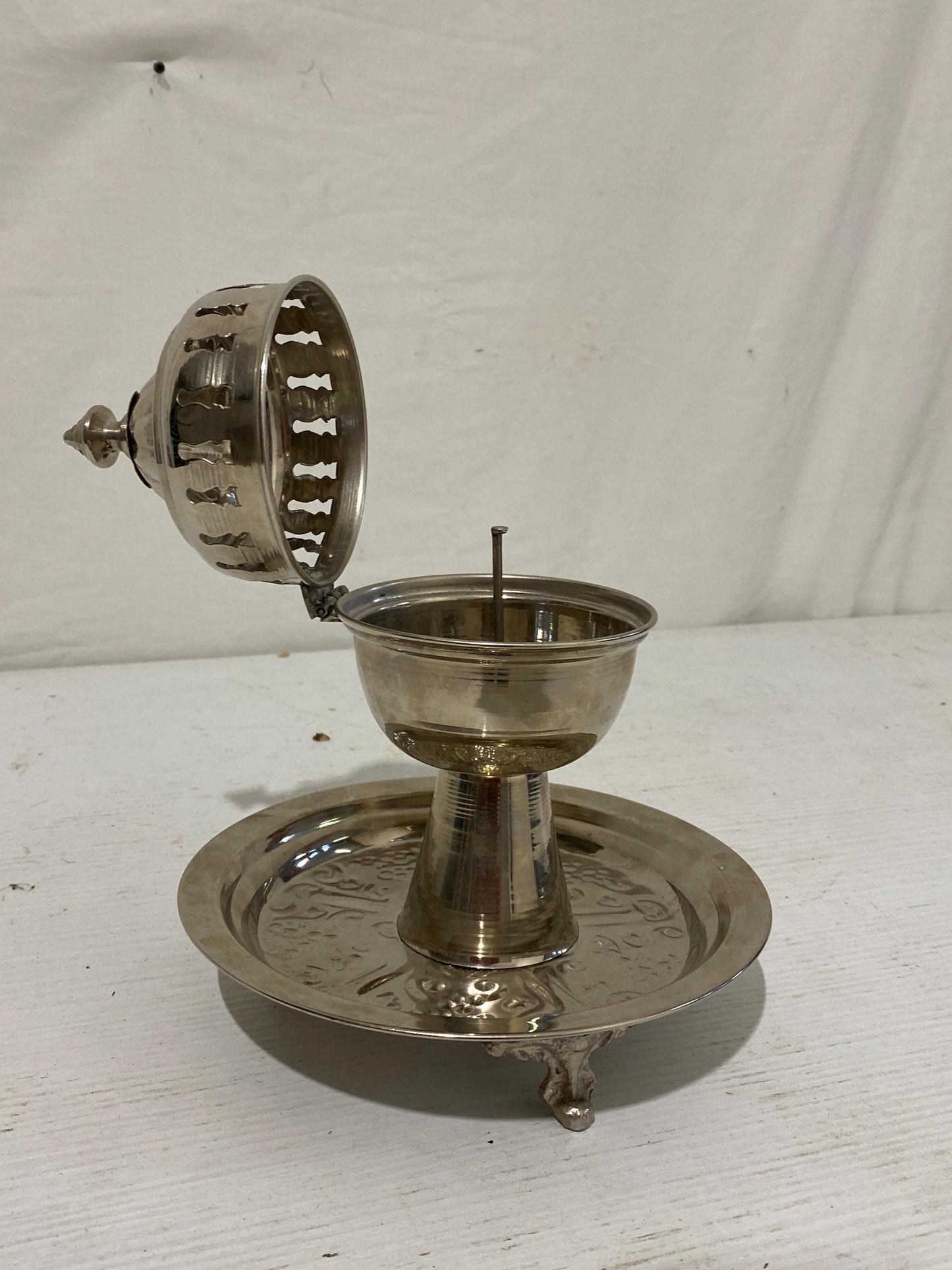 Bruciatore di Incenso in Metallo Argentato con Coperchio Apribile - Origini Marocco, 20x17 cm