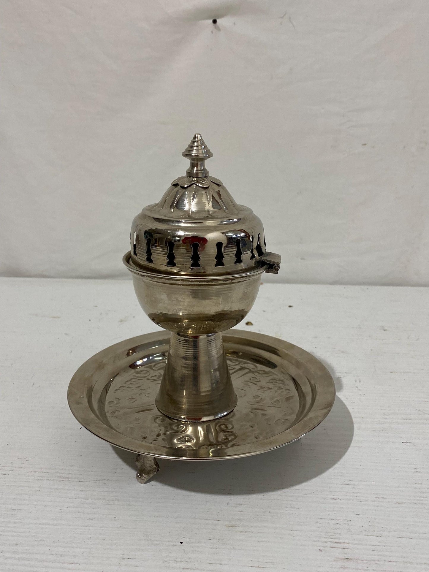 Bruciatore di Incenso in Metallo Argentato con Coperchio Apribile - Origini Marocco, 20x17 cm