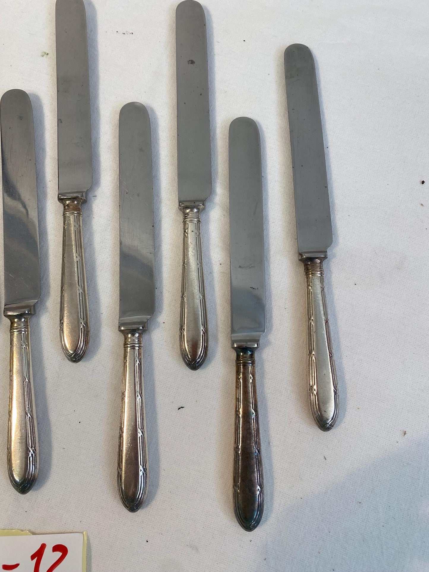 Set di 11 Coltelli Antichi con Manico in Argento e Lama in Acciaio Sheffield - Lunghezza 25,5 cm (10")