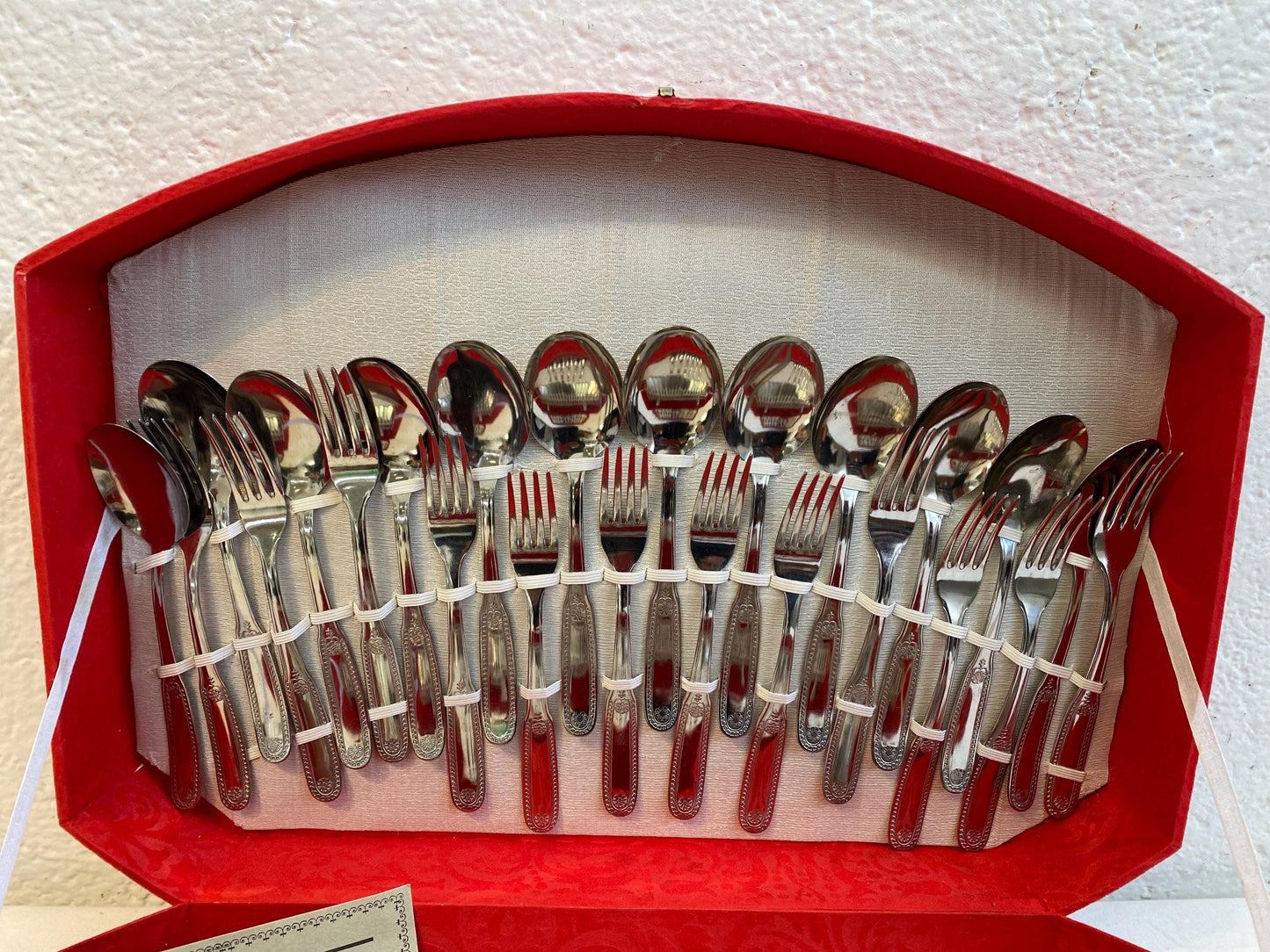 Servizio di Posate Vintage come nuove originali regalo di nozze rado per 12+12 Persone con Scatola Rossa - Completo di Mestolo e Accessori