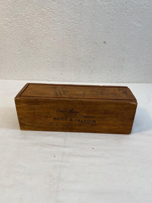 Scatola Vintage in Legno Moet & Chandon Vieux Marc de Champagne - Elegante e Raffinata, Perfetta per Decorazioni o Collezioni 33x11x11 cm