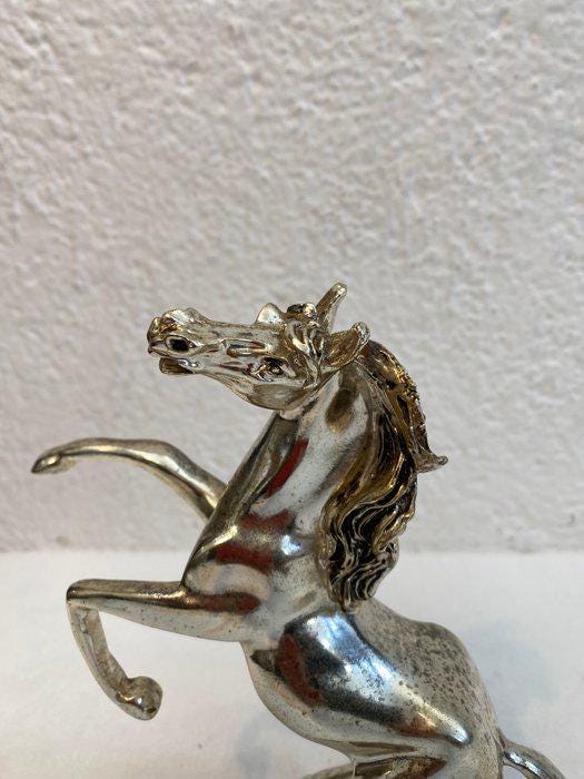 Cavallo Rampante in Metallo Placcato Argento - Scultura Decorativa Elegante - 19x17x5 cm