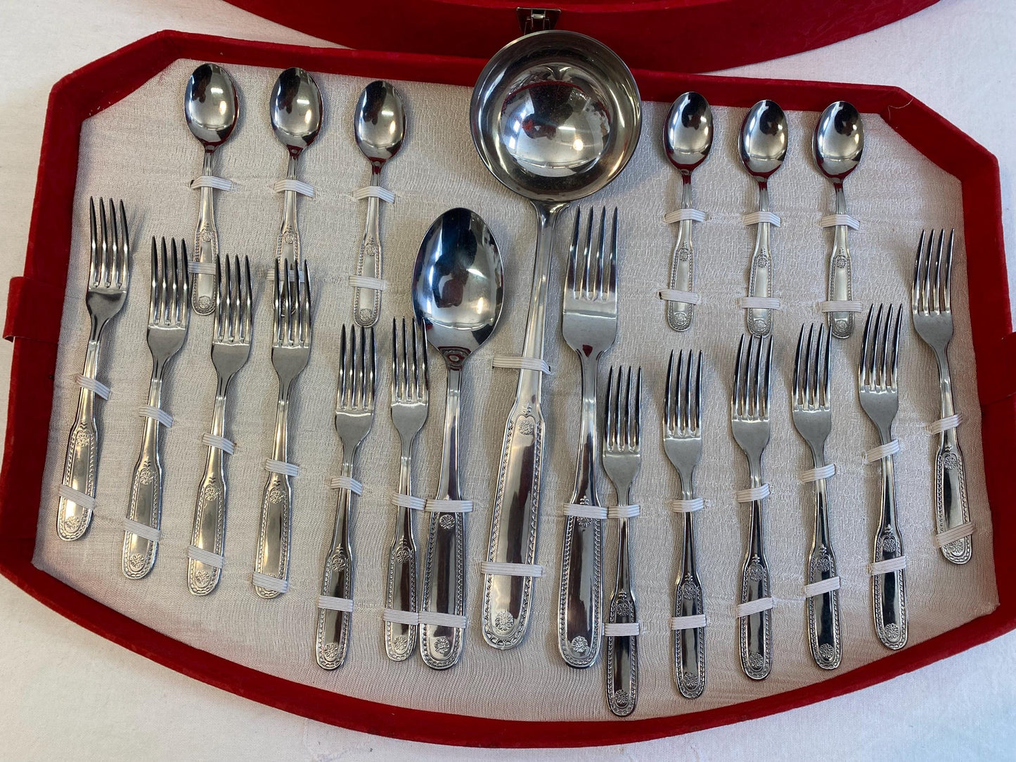 Servizio di Posate Vintage come nuove originali regalo di nozze rado per 12+12 Persone con Scatola Rossa - Completo di Mestolo e Accessori