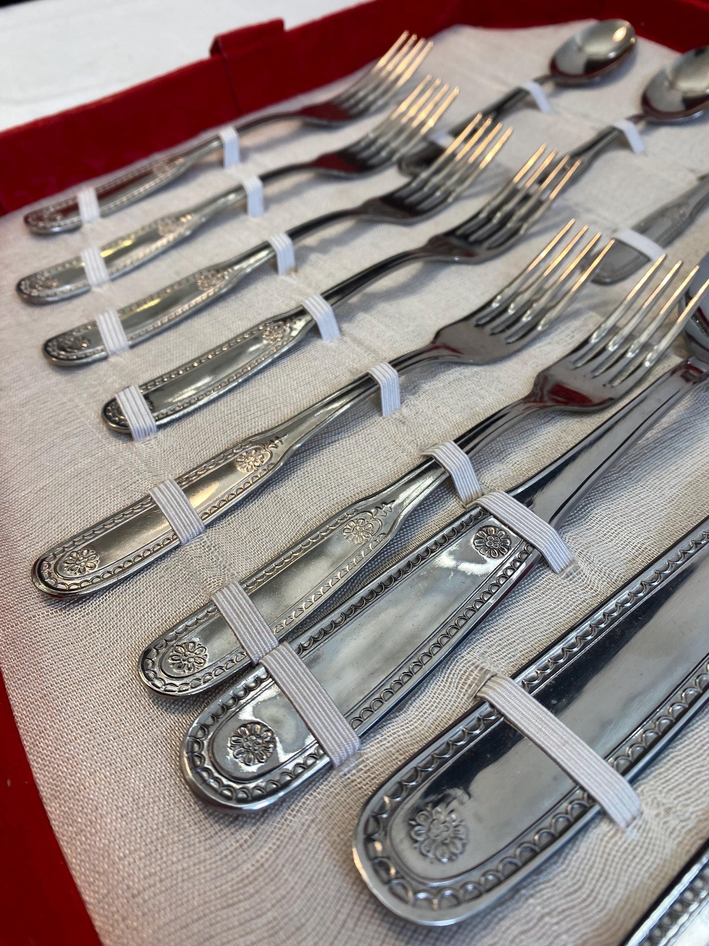 Servizio di Posate Vintage come nuove originali regalo di nozze rado per 12+12 Persone con Scatola Rossa - Completo di Mestolo e Accessori