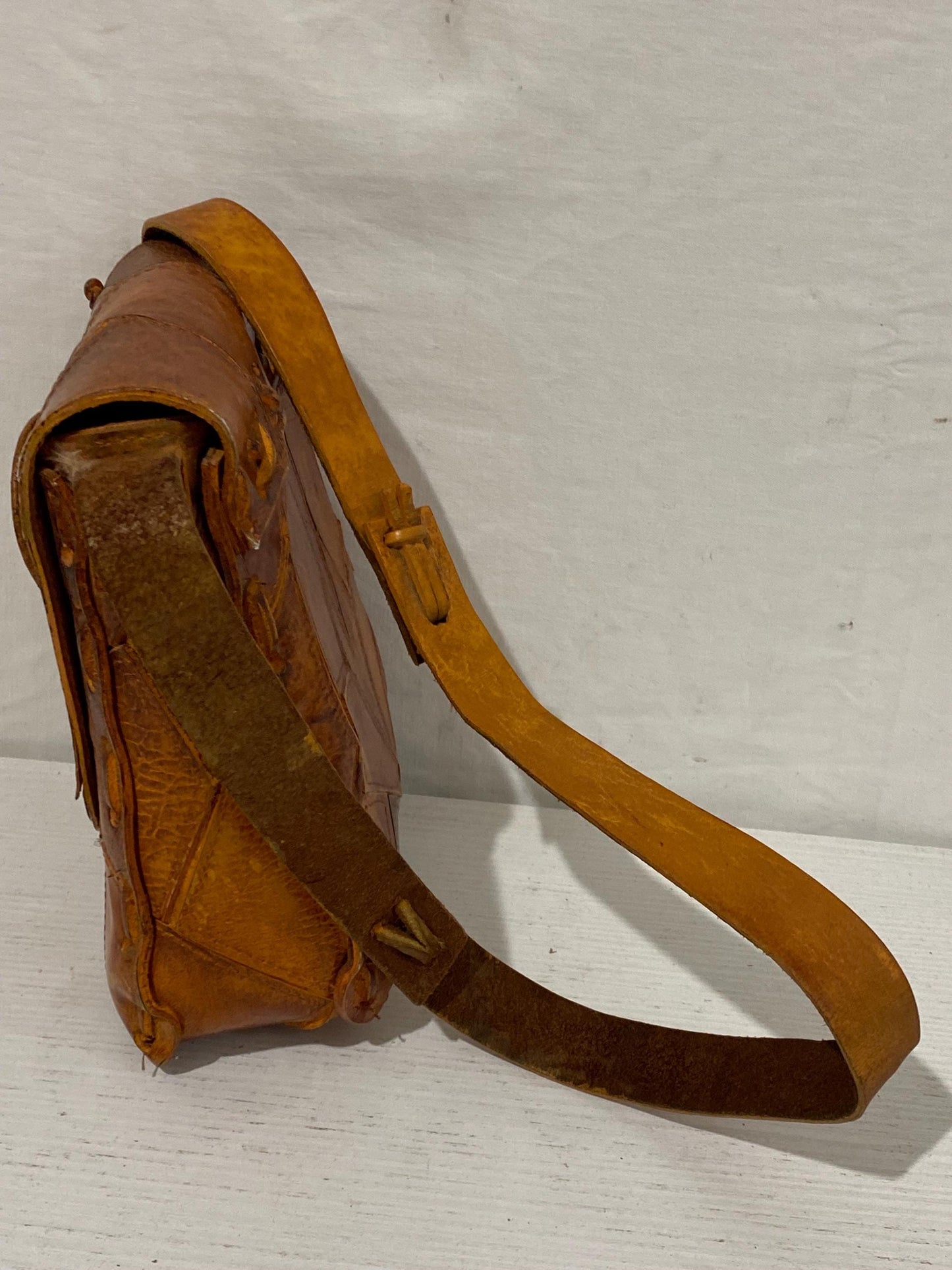 Borsa Vintage Artigianale in Pelle Marrone con Tracolla Fissa  21x19x9 cm