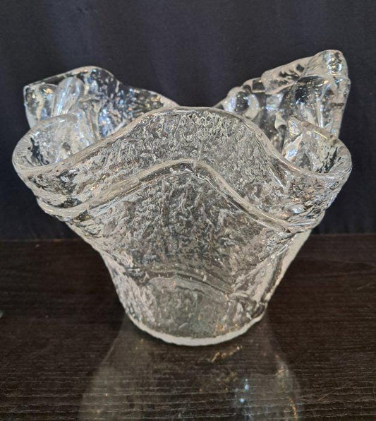 Vaso Vintage in Vetro Anni '70 a Forma di Fazzoletto - Elegante e Unico