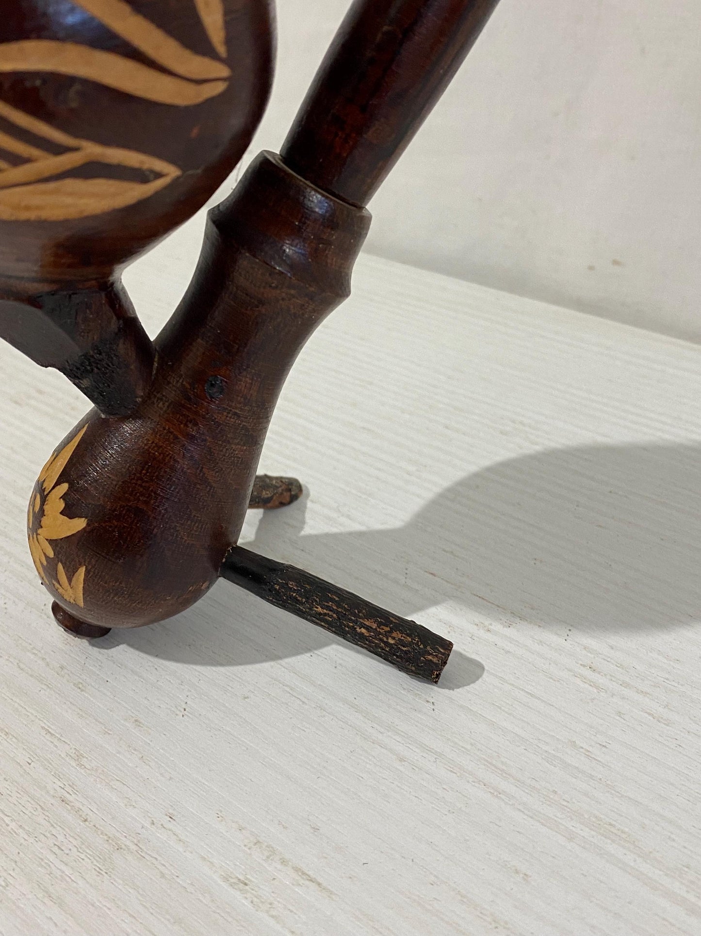 Pipa particolare Funzionante Vintage in Legno Intagliato con Motivo Floreale - 24x20x7 cm