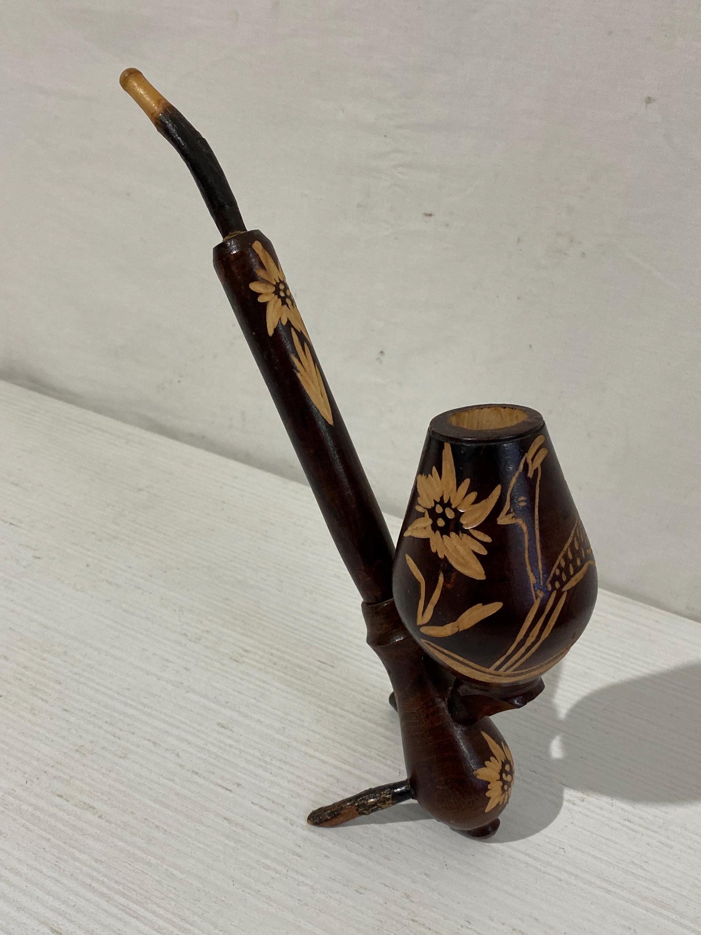 Pipa particolare Funzionante Vintage in Legno Intagliato con Motivo Floreale - 24x20x7 cm