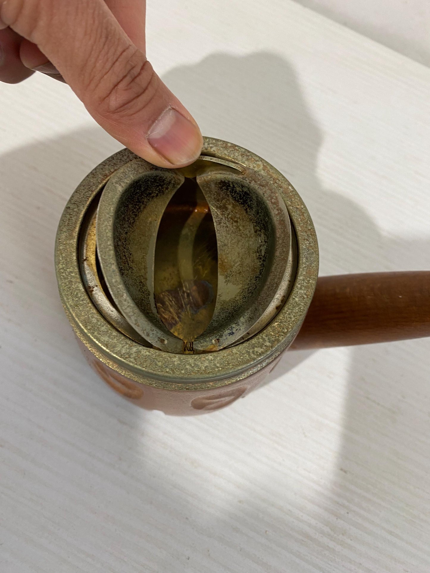 Posacenere Vintage a Forma di Pipa in Legno con Coperchio in Metallo - 9,5x20x9 cm