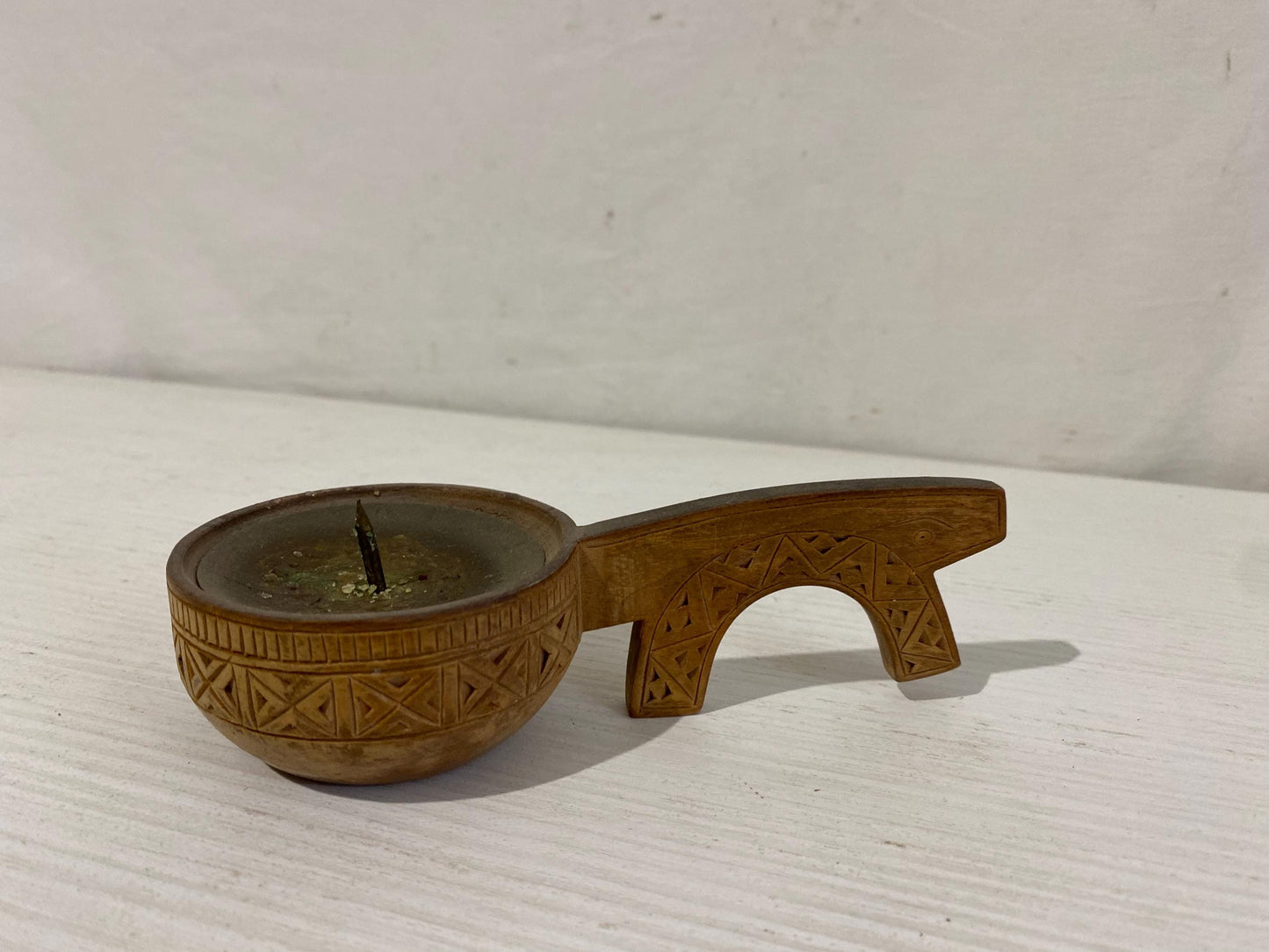 Portacandela Vintage in Legno Intagliato con Motivo Geometrico - 15,5x7x5 cm